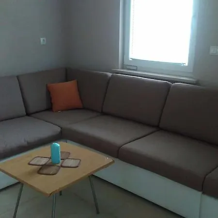 Peroika House Peroj